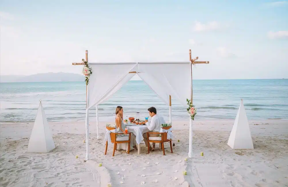 Enjoy Romantic Dinner on the Beach